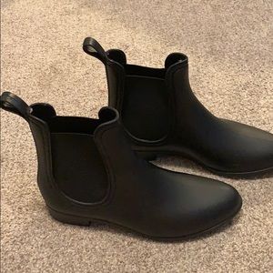 Ankle rain boots